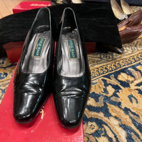 Cole Haan Blk Patent Leather Elongated Round Pointy Pump Made in Italy Sz. 6.5 - Picture 2 of 5